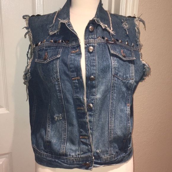 IZOD Denim vest studded retro Y2K P/L punk preppy 100% cotton distressed… - Picture 2 of 6